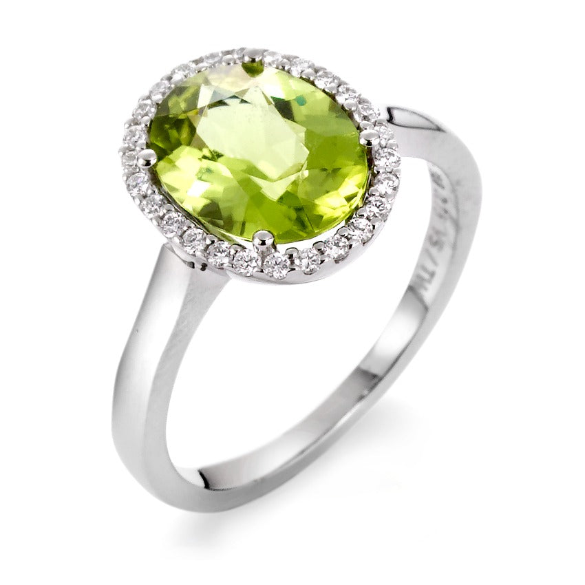 Ring 18k White Gold Peridot Green, Diamond 0.15 ct, 26 Stones, tw-vsi
